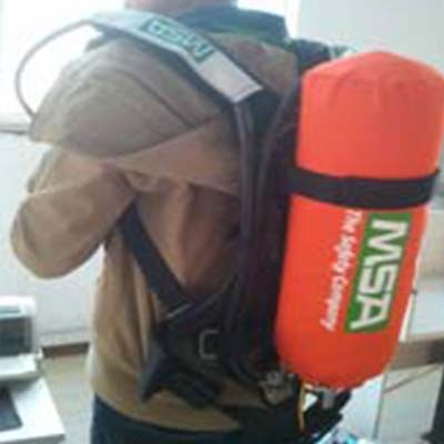青島海灣液體化工港務防護設備合作項目